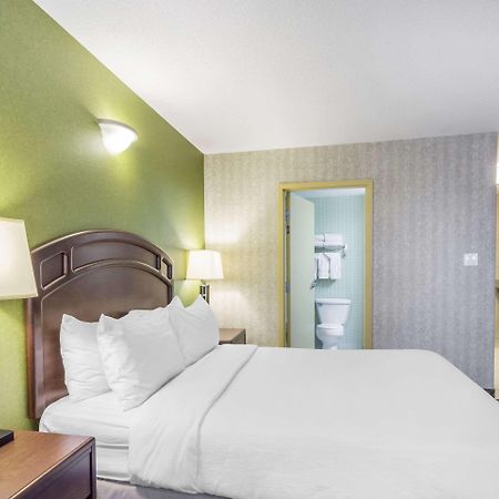 Clarion Hotel & Conference Centre Sherwood Park Extérieur photo
