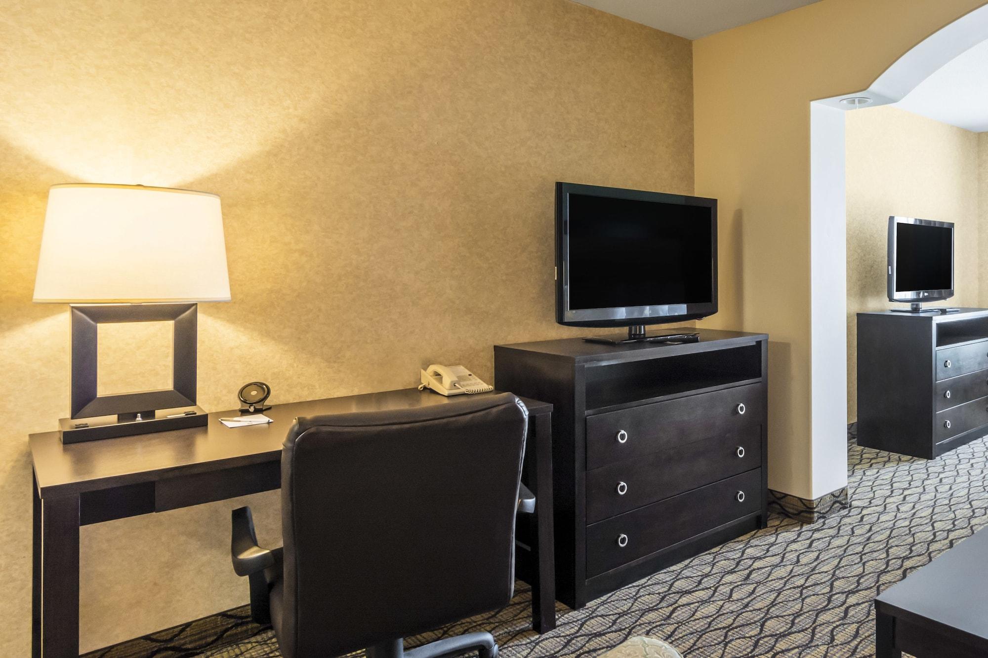 Clarion Hotel & Conference Centre Sherwood Park Extérieur photo