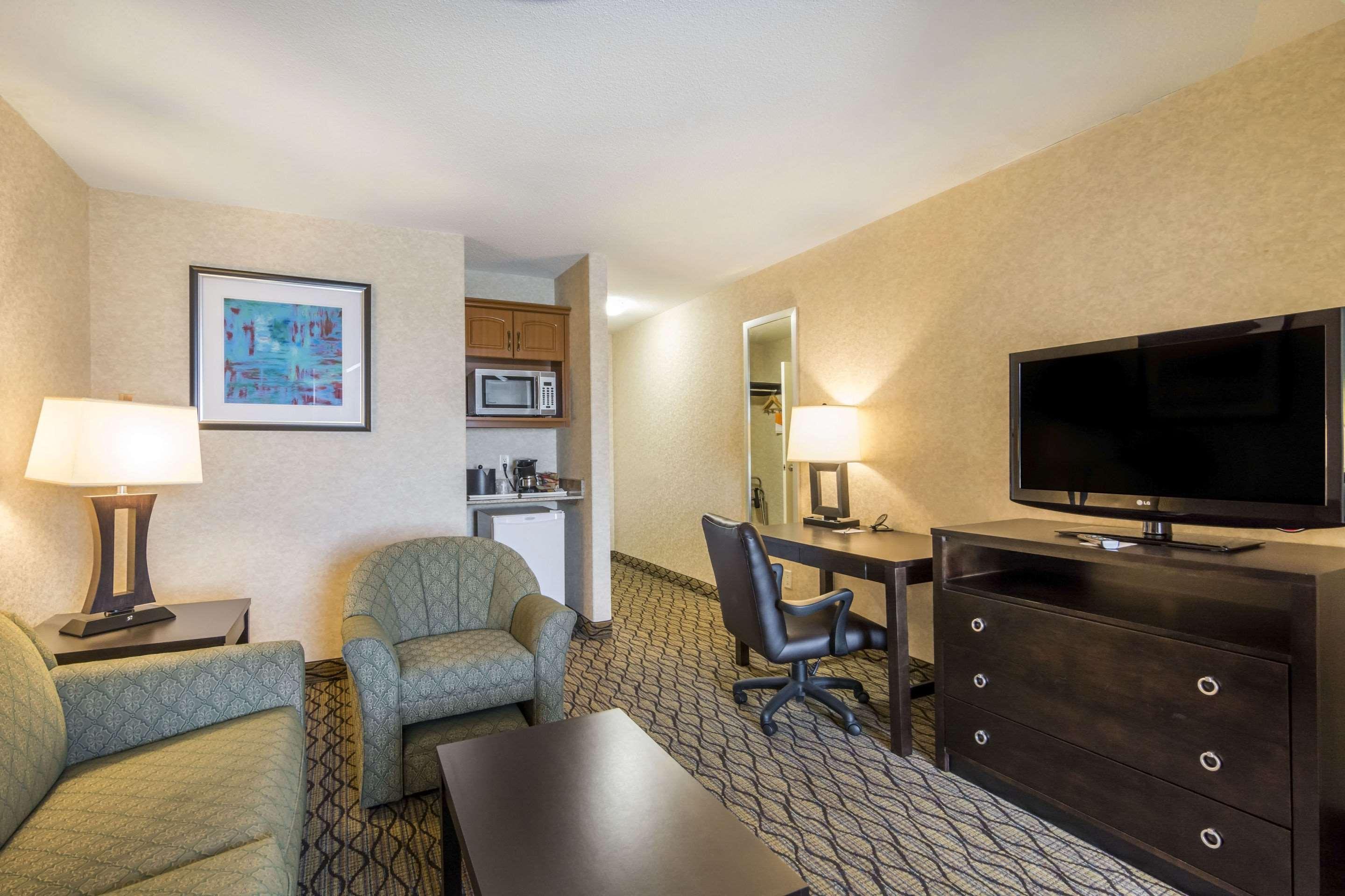 Clarion Hotel & Conference Centre Sherwood Park Extérieur photo