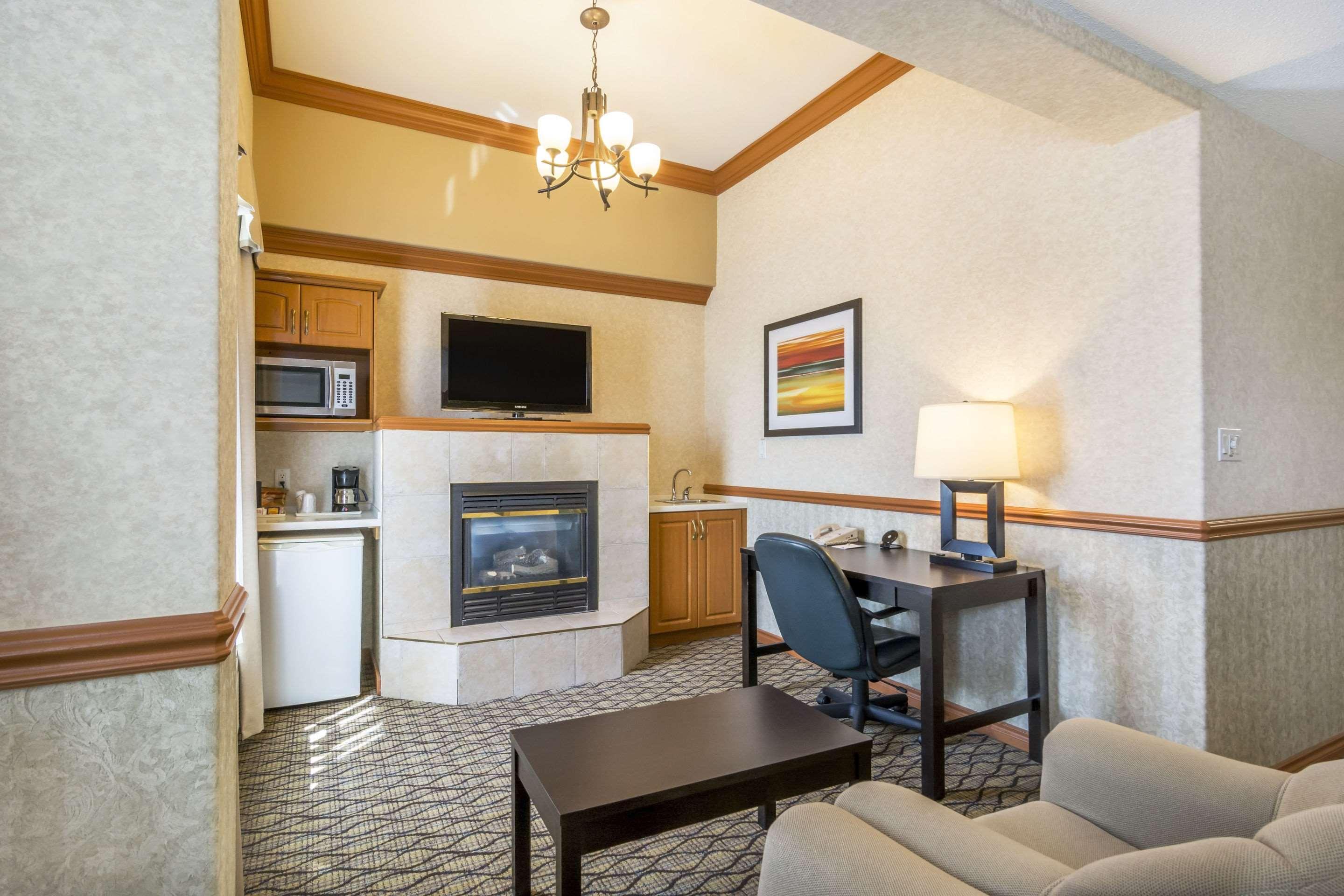 Clarion Hotel & Conference Centre Sherwood Park Extérieur photo