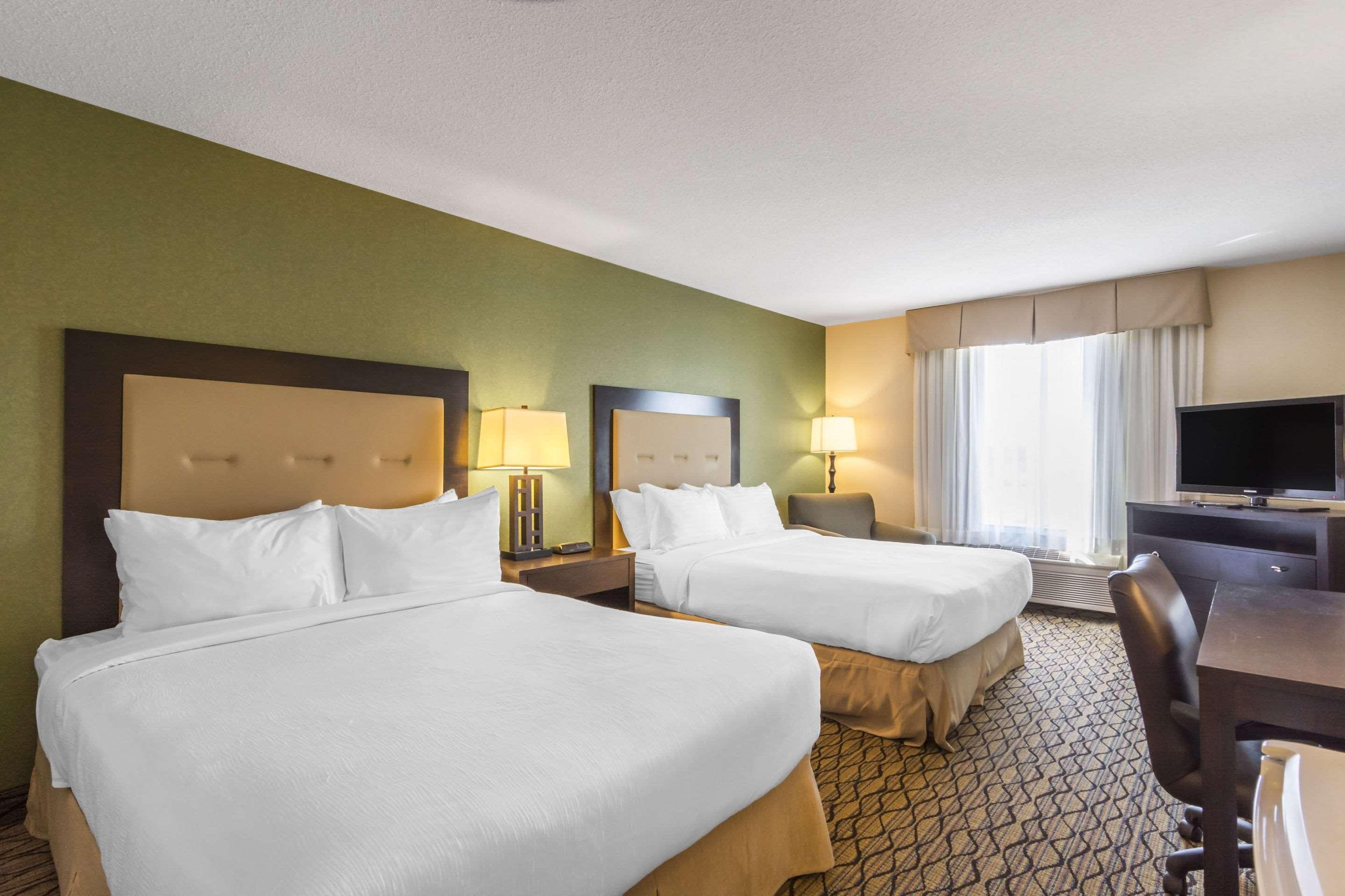 Clarion Hotel & Conference Centre Sherwood Park Extérieur photo