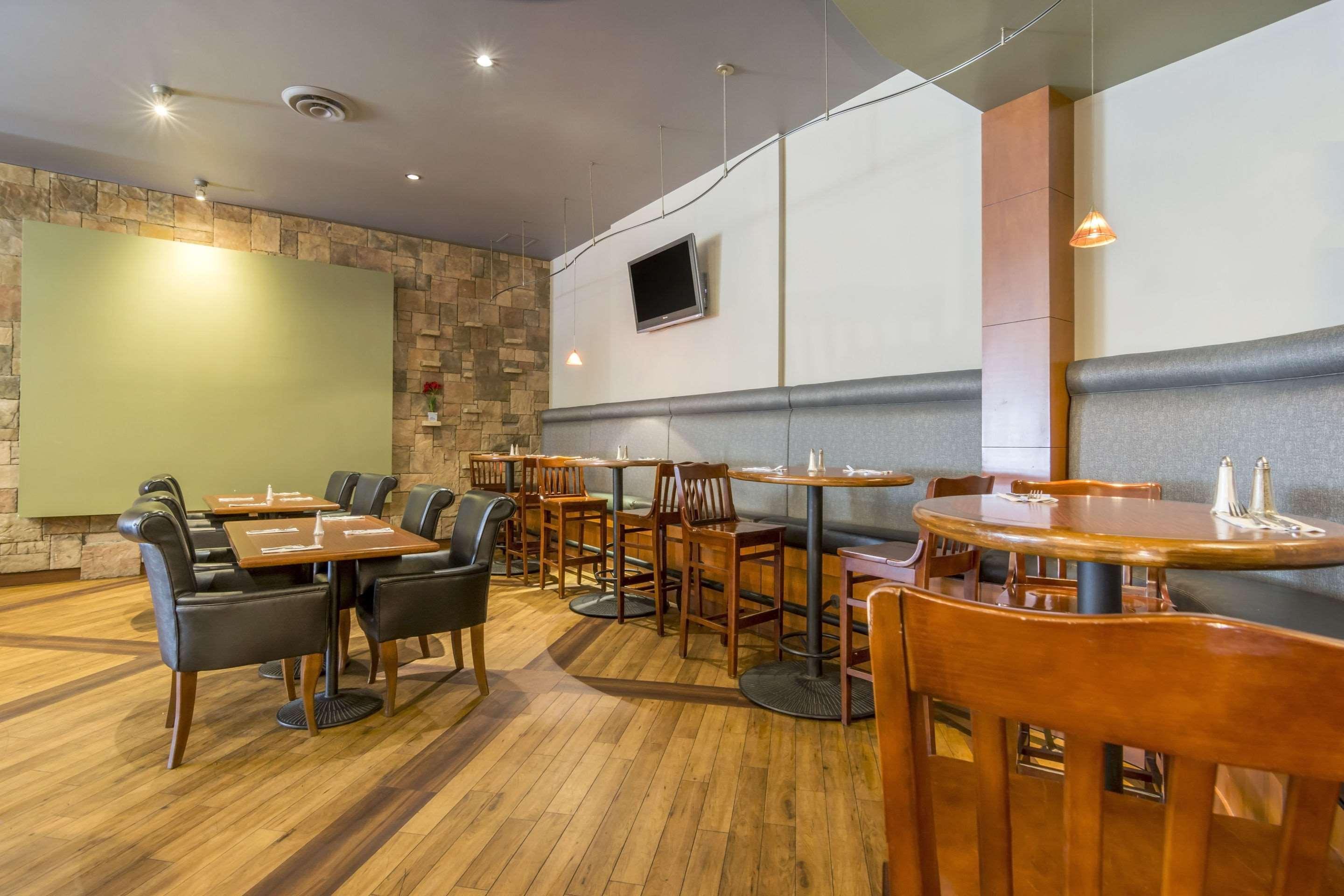Clarion Hotel & Conference Centre Sherwood Park Extérieur photo