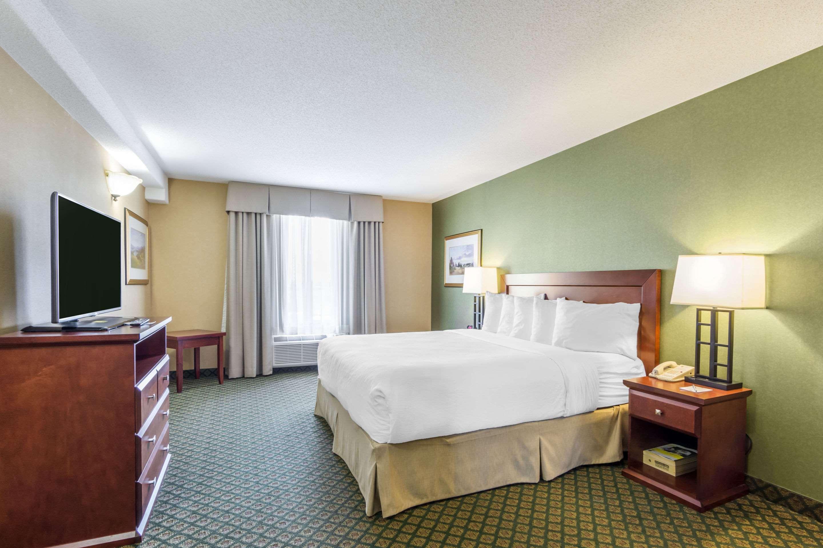 Clarion Hotel & Conference Centre Sherwood Park Extérieur photo