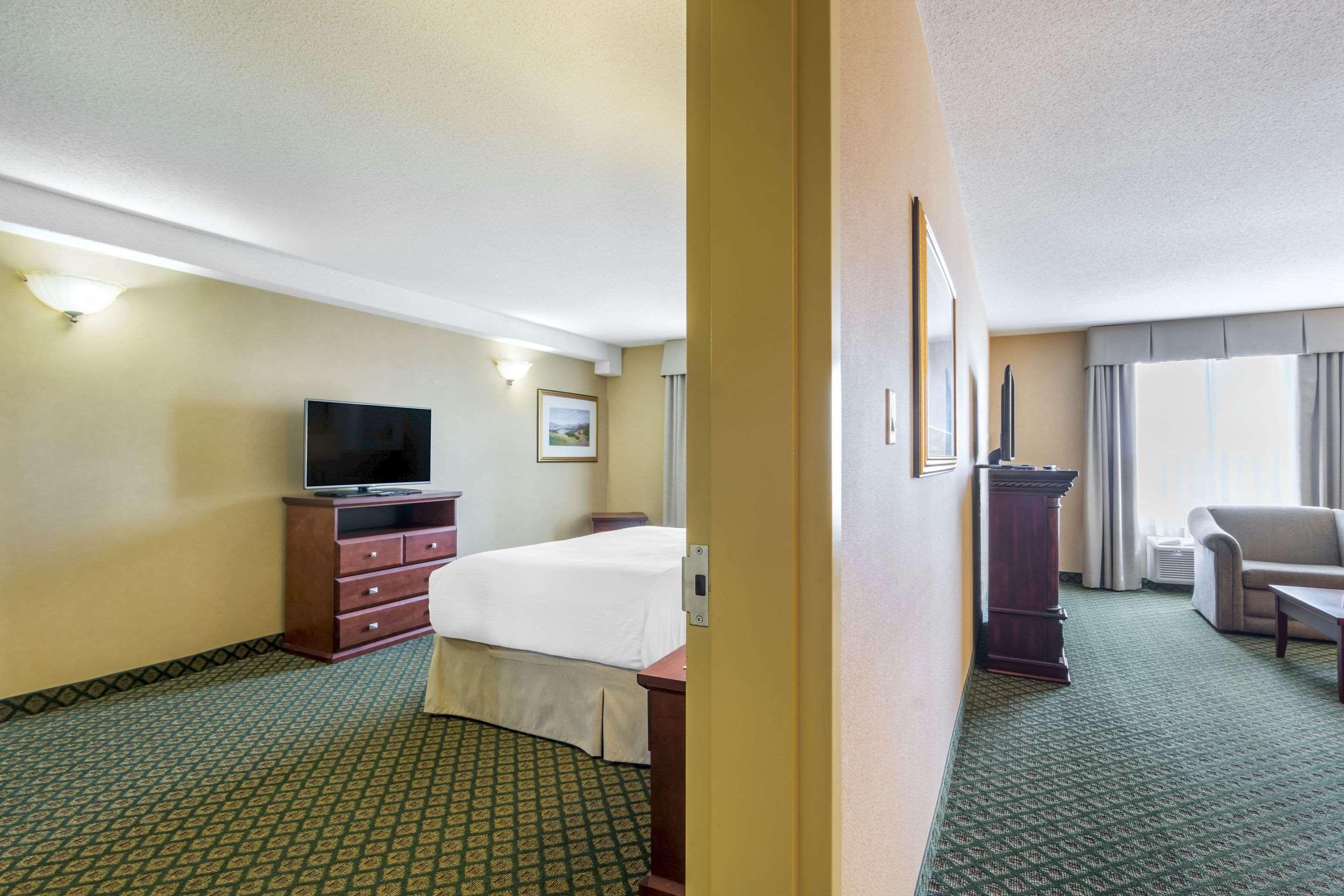 Clarion Hotel & Conference Centre Sherwood Park Extérieur photo
