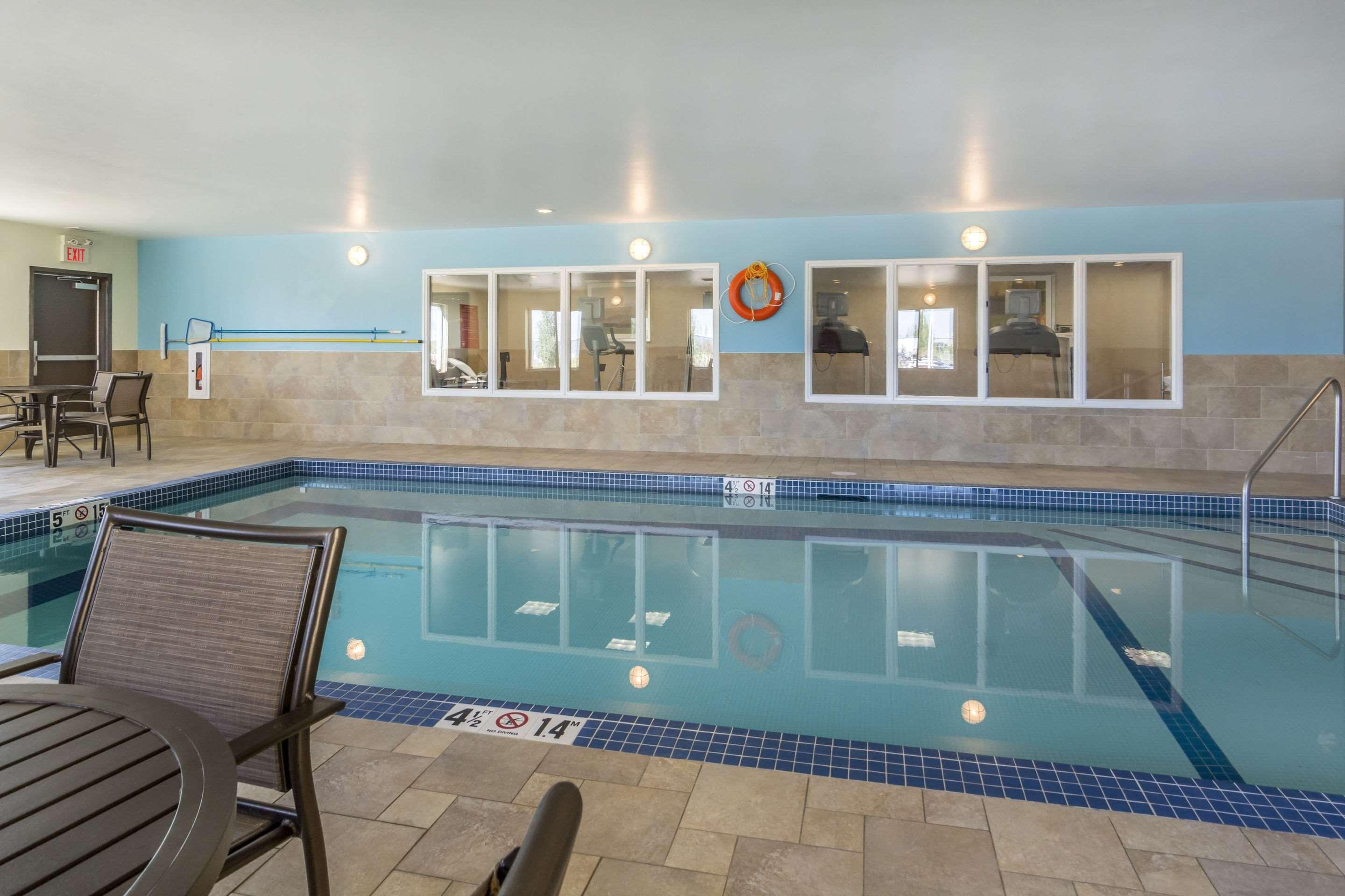 Clarion Hotel & Conference Centre Sherwood Park Extérieur photo