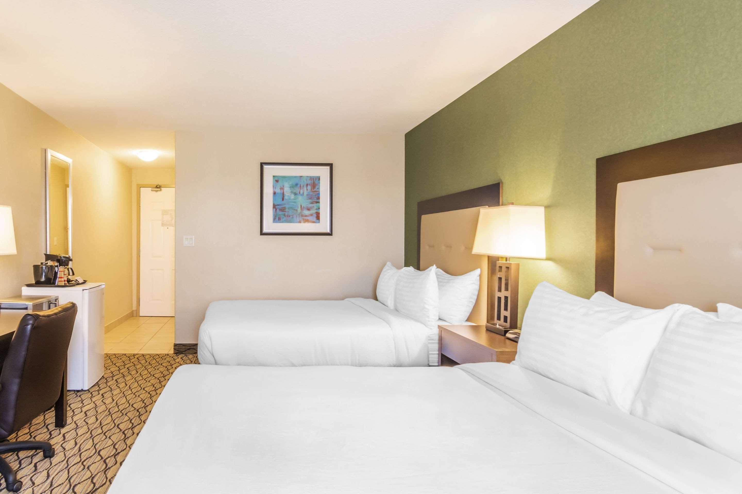Clarion Hotel & Conference Centre Sherwood Park Extérieur photo
